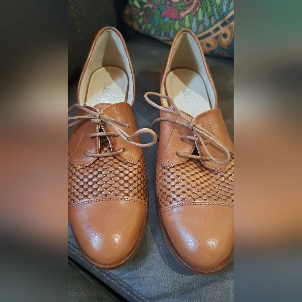 Sixtyseven Women's Cognac Woven Leather Lace-Up Flats